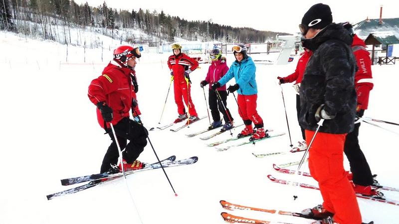 Подработка на Новый год 2016: лыжи, булки и Деды Морозы / fgssp.ru