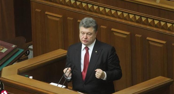 Порошенко ветировал закон о реформировании государственных СМИ