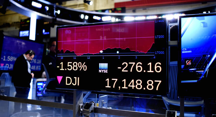 Рынок акций в США открыл год падением на 1,5%