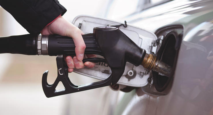 В США начали продавать бензин ниже 10 центов за литр