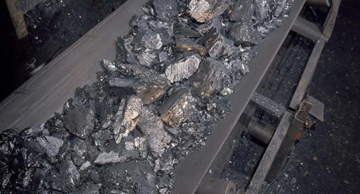 Компания Ахметова возобновила прием угля с шахт Львовугля