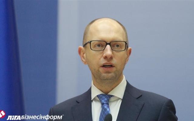 Яценюк назвал тариф на контейнерный поезд в Китай