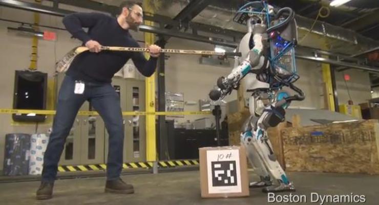 Новые роботы Boston Dynamics смогут ходить по лесу, нести грузы