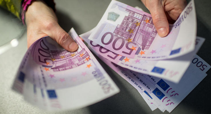 Взрывы в Брюсселе обвалили курс евро