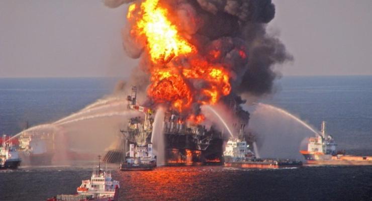Нефтяная платформа BP выплатит $20 млрд за разлив нефти в Мексиканском заливе