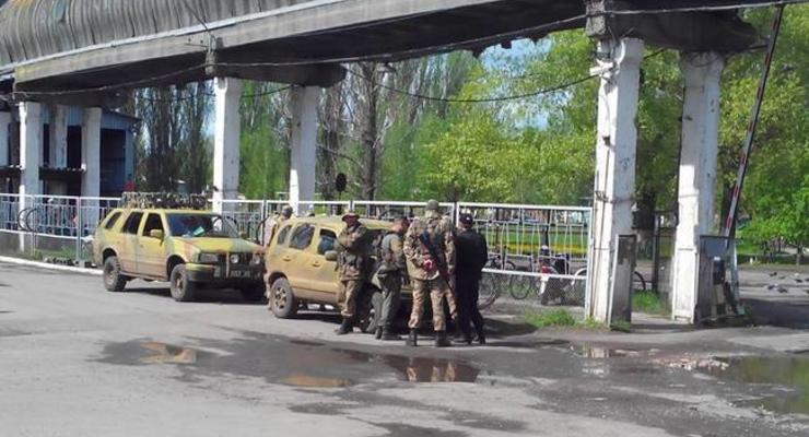 Завод в Славянске пытаются захватить неизвестные - Lauffer Group