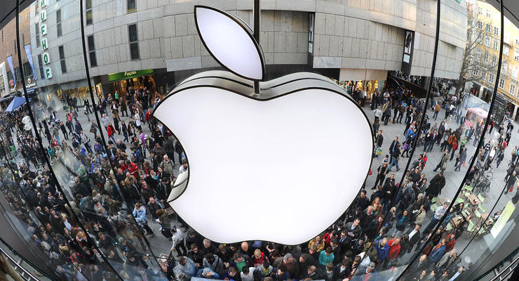 Крупнейший акционер Apple продал акции компании