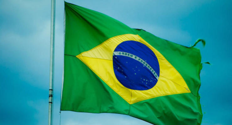 Международное агентство Fitch снизило рейтинг Бразилии