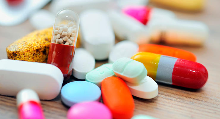 Баба Яга против: почему Минздрав не одобряет снижение цен на лекарства
