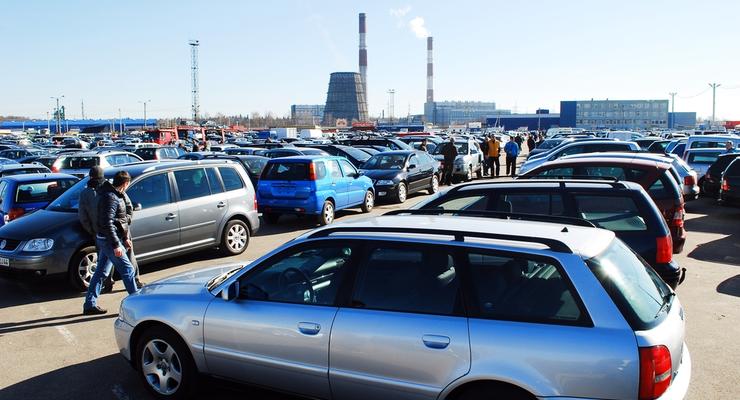 Украинцы стали чаще покупать подержанные автомобили