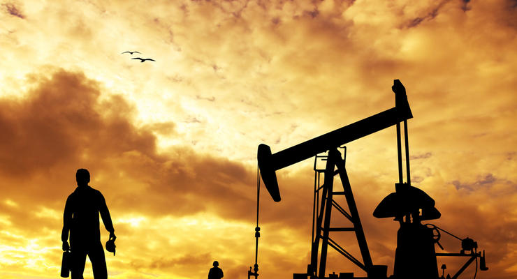 Цены на нефть перешли к росту на фоне ослабления доллара