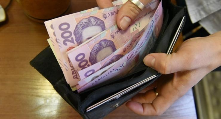 За месяц средняя зарплата в Украине выросла на 56 гривен