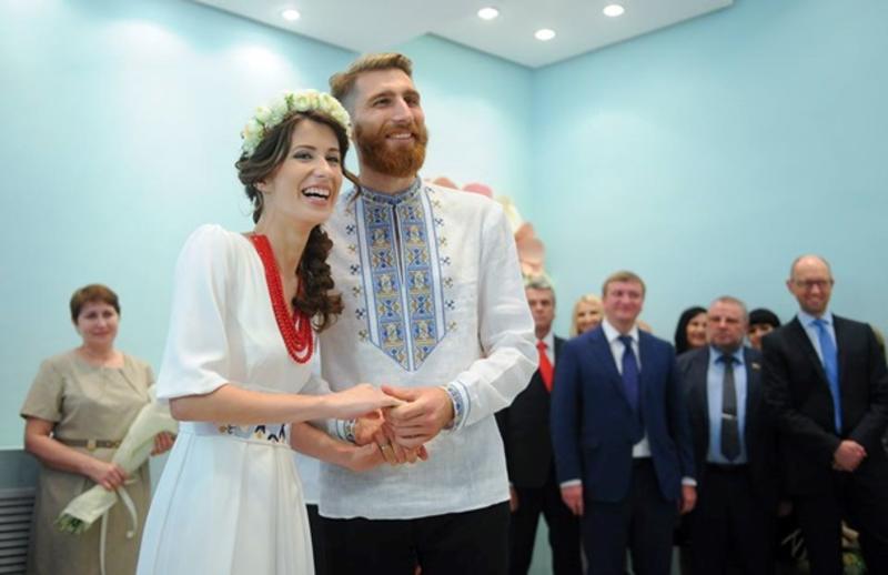 Подорожание билетов и экспресс-брак: что приготовил украинцам февраль / golos.ua