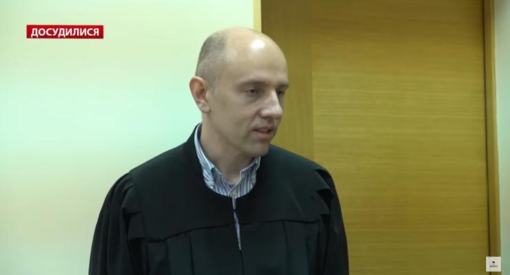 Киевский судья "развелся" с женой, чтобы скрыть свое имущество