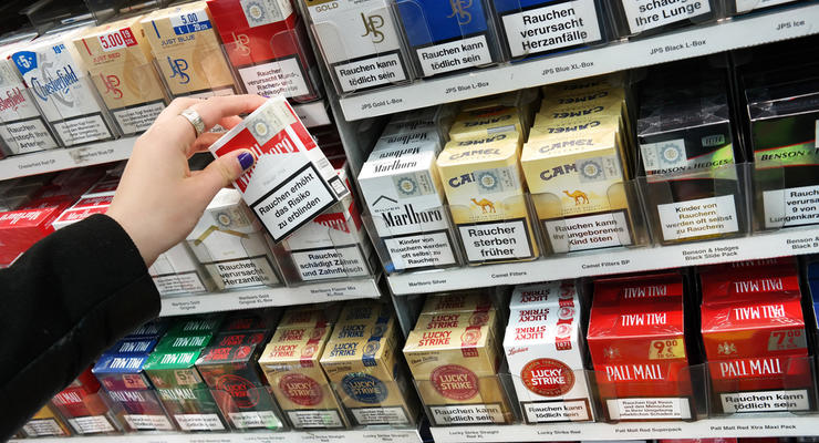 Кабмин предлагает отменить минимальные цены на сигареты