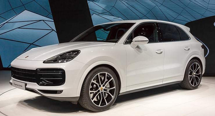 Главный дорожник Одессы забыл задекларировать Porsche Cayenne и Volkswagen Touareg