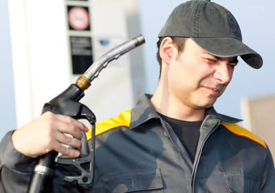 Стало известно, сколько АЗС зарабатывают на литре бензина