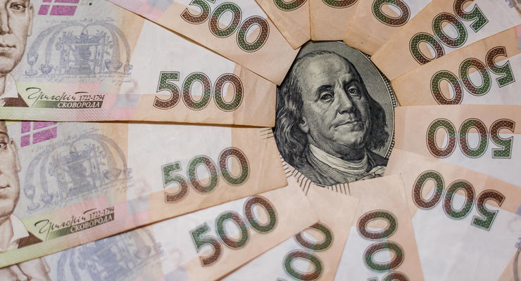 Гривна крепчает, доллар растет: Курс валют на 21 ноября