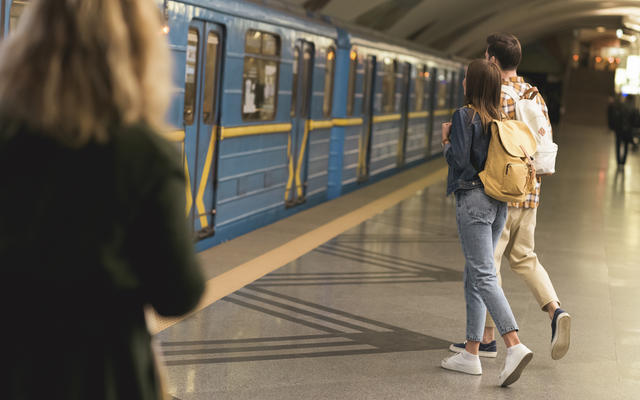 Жетоны в киевском метро: Сколько людей ими пользуется