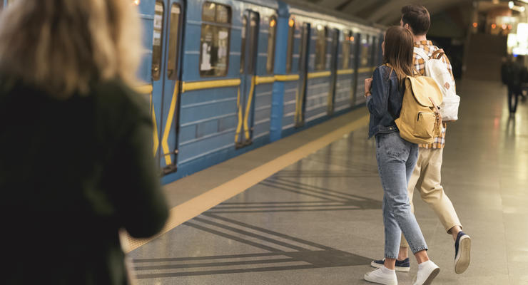 Жетоны в киевском метро: Сколько людей ими пользуется