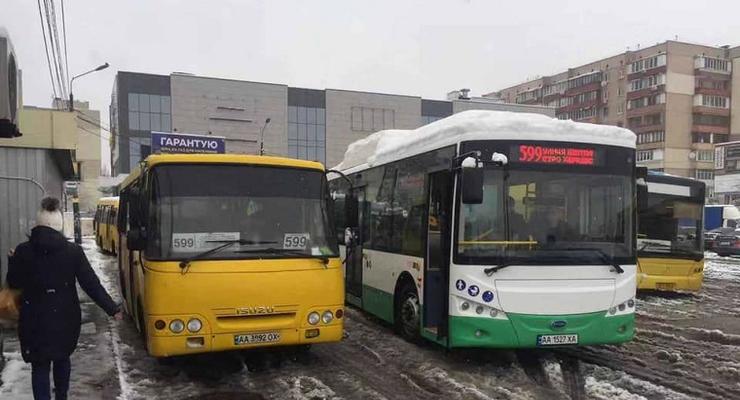 В Киеве запустили первый электробус общественного транспорта марки Skywell
