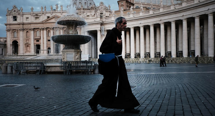 В Ватикане впервые посадили за отмывание денег