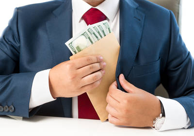 Коррупция в Украине: 137 чиновников разоблачили за нарушения с начала года