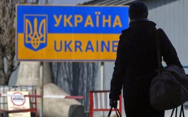 Трудовая миграция: Сколько украинцев ездили на заработки за последние 4 года