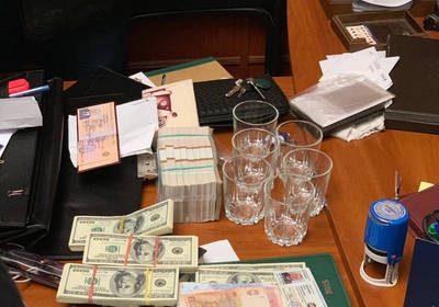 Начальника полиции в Киеве поймали на взятке в 15 тыс долларов