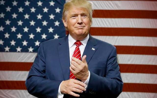 Трамп нашел возможность получить средства на стену: США объявит ЧП