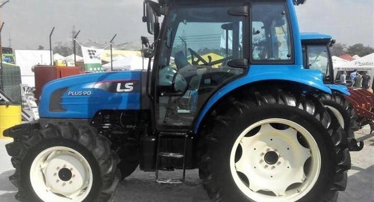 В Украине начали собирать корейские трактора
