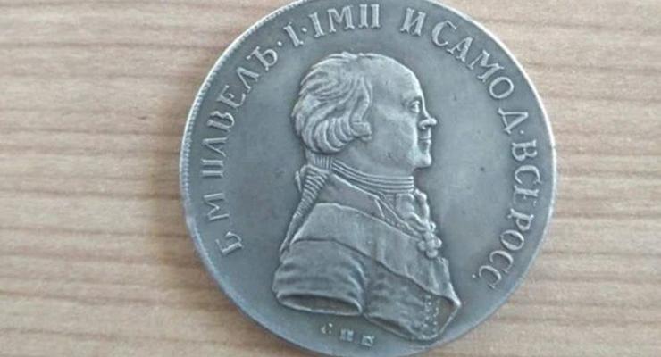 Из Украины пытались вывезти монету стоимостью в 1,2 млн грн