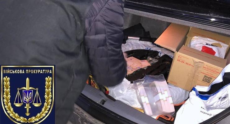 "Губа не дура": Чиновнику привезли огромную взятку в багажнике – фото
