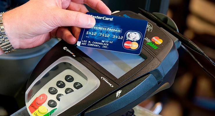 Что изменят новые стандарты банковских карт Visa в Украине