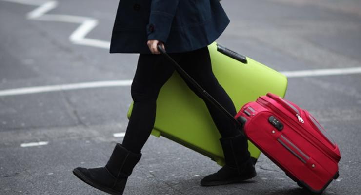 АМКУ открыл дело из-за новых правил провоза багажа в самолетах