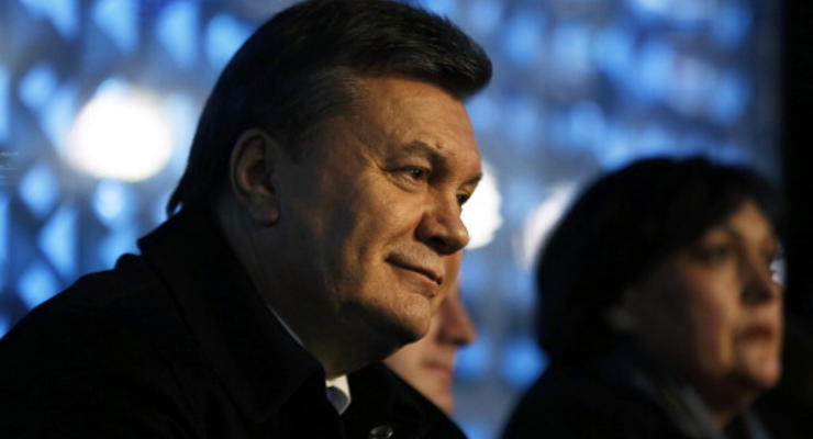 Суд передумал снимать арест со счетов банка Януковича