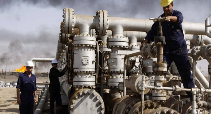 Мировые цены на нефть и запрет РФ: Сколько будет стоить бензин в Украине