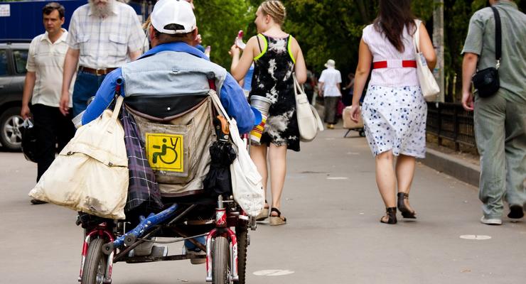 Инвалидам обеспечат безбаръерное пространство в магазинах и супермаркетах