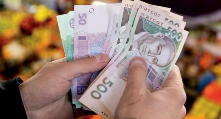 Украинцы в среднем стали получать в долларовом эквиваленте, как в 2013
