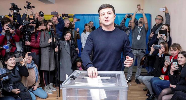Зеленский оплатил штраф за показ бюллетеня во время выборов