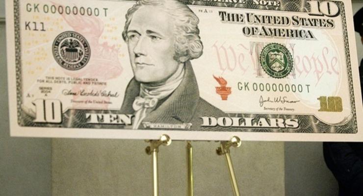 НБУ продавал валюту впервые за три месяца