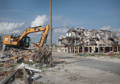 Нефть дорожает из-за урагана в Мексиканском заливе