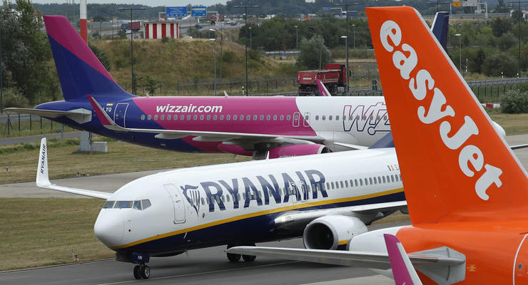 За две недели Wizz Air отменил 50 вылетов из Киева