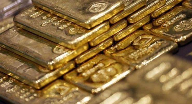Мировые центробанки купили рекордные объемы золота