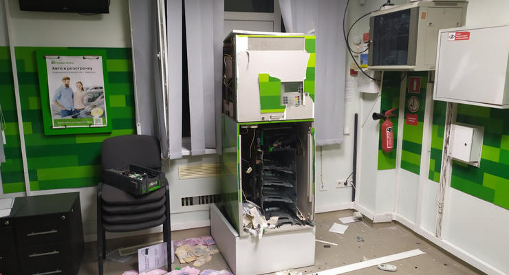 Мошенники в Николаеве взорвали банкомат и похитили крупную сумму