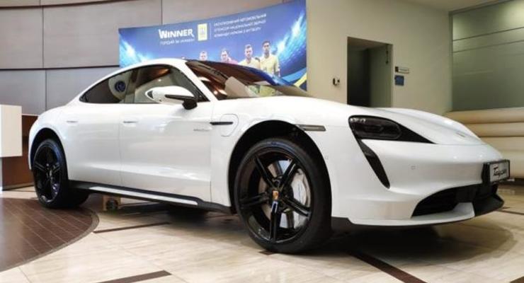 В Украине раскупили электромобили Porsche еще до презентации