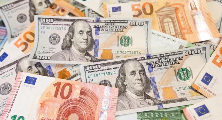 НБУ начал поставки наличной валюты в банки