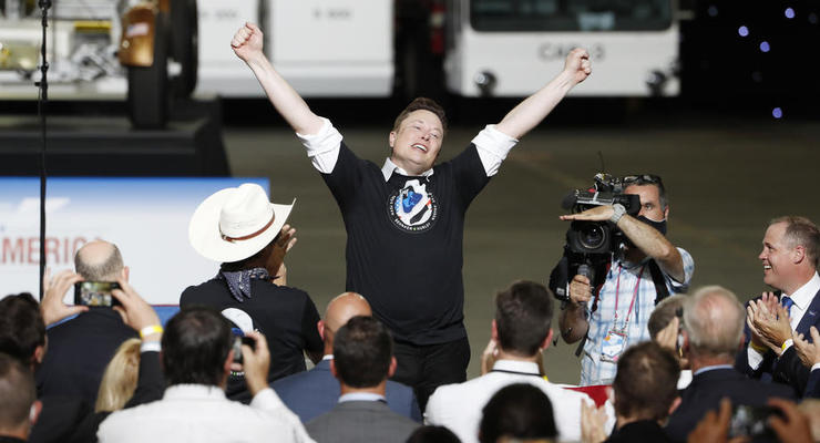 Илон Маск вошел в ТОП-7 долларовых миллиардеров в мире