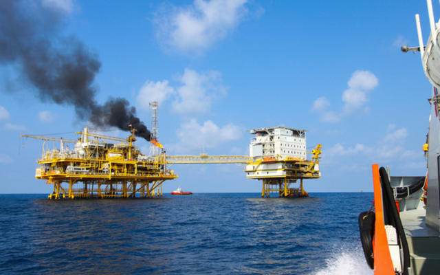 Цены на нефть на 18.01.2021: топливо стремительно дешевеет