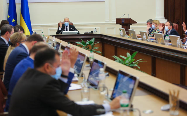 Украинским бюджетникам повысят зарплаты - проект решения Кабмина